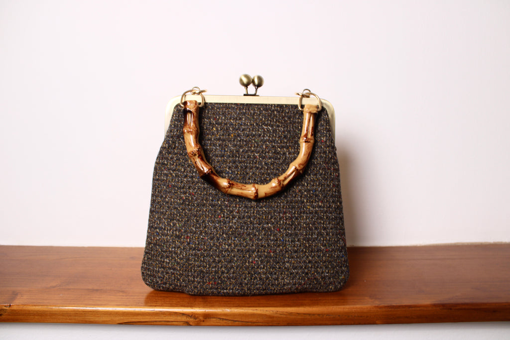ZENZERO – Borsa clic clac double-face in lana con manico in bambù