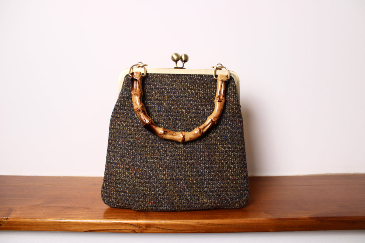 ZENZERO – Borsa clic clac double-face in lana con manico in bambù